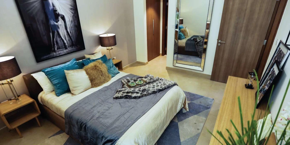 Azizi Farishta image